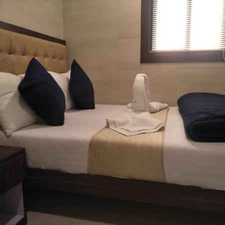 Hotel Avenue Residency Мумбаи Экстерьер фото
