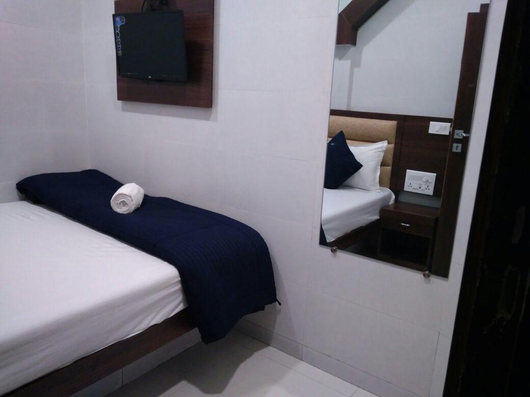 Hotel Avenue Residency Мумбаи Экстерьер фото